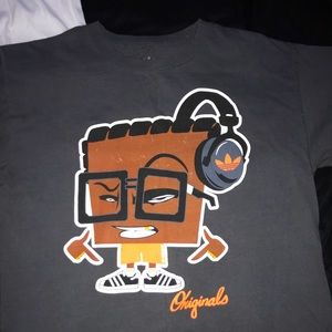 Cute older Adidas Originals t-shirt